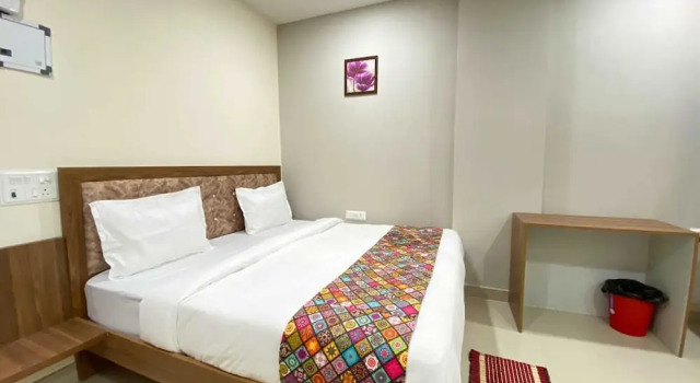 Hotel Vistacrest Noida Sector 35