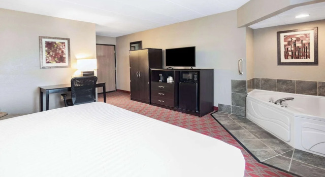 Номер Superior Baymont by Wyndham Brooklyn Center