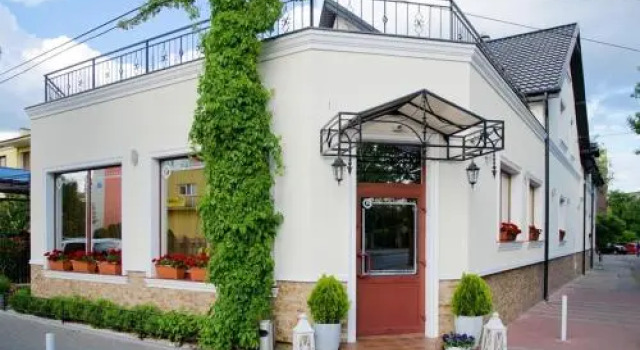 Figaro - Hotel I Restauracja