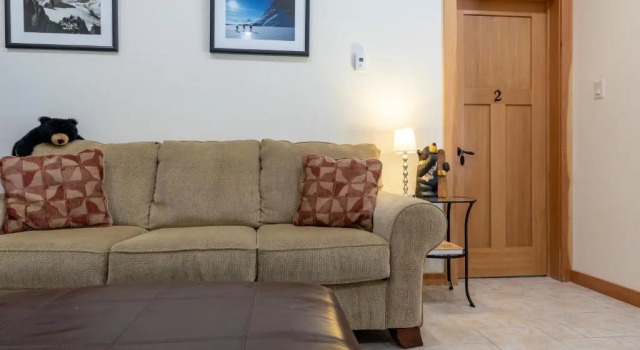 Canyon Ridge Lodge, Buchen Sie Hotel Golden British Columbia