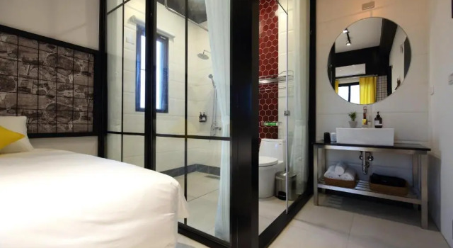 Двухместный номер Standard с балконом The Compass INN