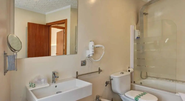 Четырёхместный номер Standard Hotel Los Angeles