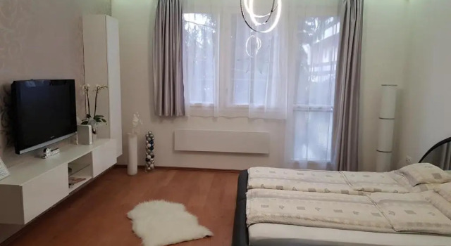 Huoneisto Orchidea Apartman