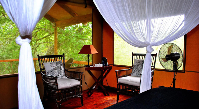 Lion Tree Top Lodge, Забронировать Кемпинг Отели Guernsey Nature Reserve с завтраком, Завтраки