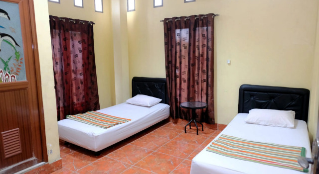 Hotel Puri Lembang near Universitas Sulawesi Barat Majene, Prenota Hotel Hotel a Sulawesi con parcheggio, Parcheggio
