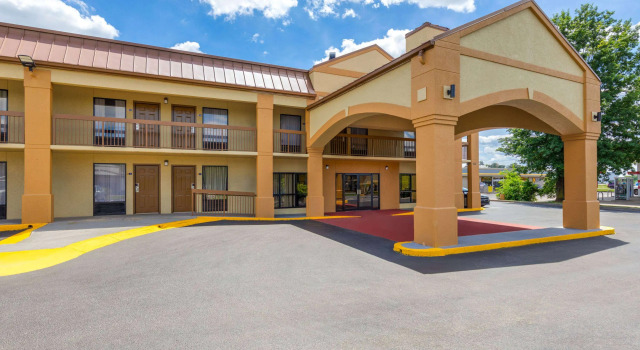 Days Inn by Wyndham Oak Grove/Ft. Campbell, Rezerwuj Hotel Oak Grove Kentucky