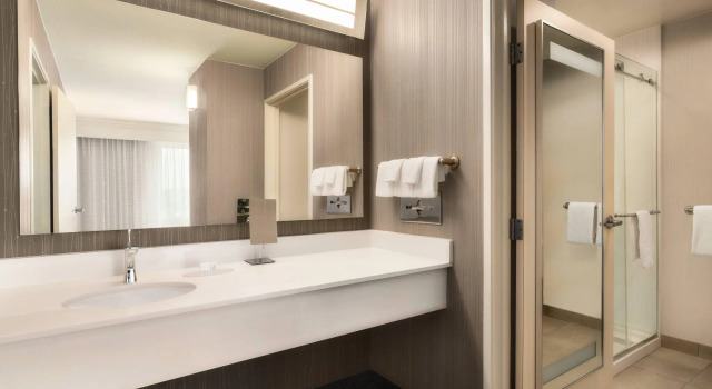 Двухместный люкс Courtyard by Marriott Philadelphia Montgomeryville