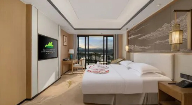 Люкс Deluxe Eden Resort Hotel Yibin