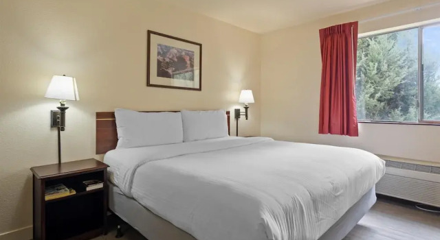 Номер Economy Quincy INN and Suites