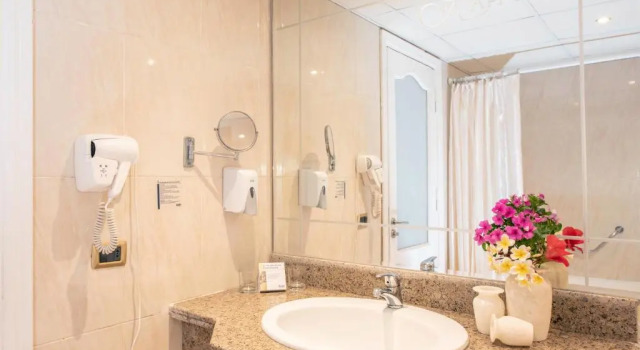 Трёхместный номер Comfort Three Corners Happy Life Beach Resort