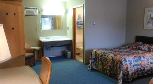 Keystone Resort, Book Resort Hotels in Manitoba with a Pool, Swimming Pool