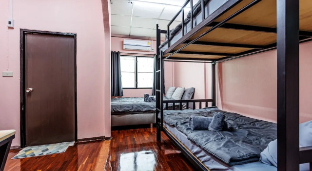 Четырёхместный номер Standard Baan Mee Suk Ayutthaya
