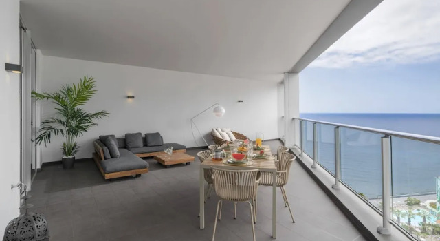 Апартаменты с балконом Luxury, Elegance and sea View - Madeira Palace I