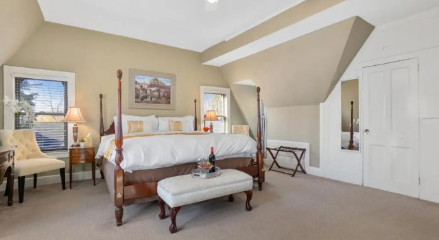Номер Luxury DeBary Inn