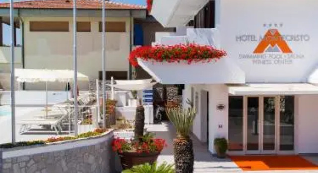 Hotel Montecristo, Rezervovat Hotel Hotely v Elba s parkováním, Parkování