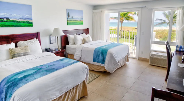Четырёхместная студия с балконом и с красивым видом из окна Prestige Hotel Vero Beach
