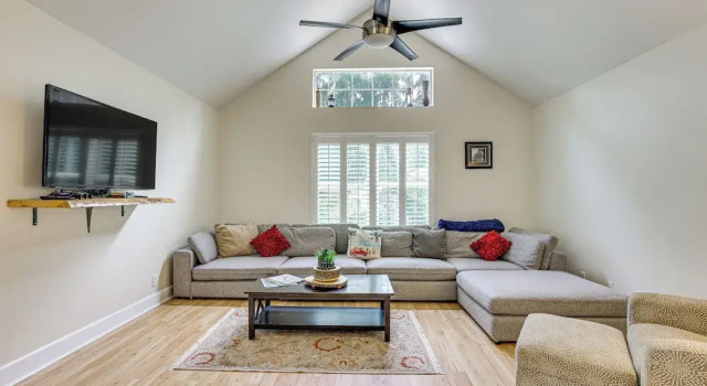 4 Mi to Beaches: St Simons Island Escape w/ Patio!, Rezerwuj Dom wakacyjny St Simons Island Georgia