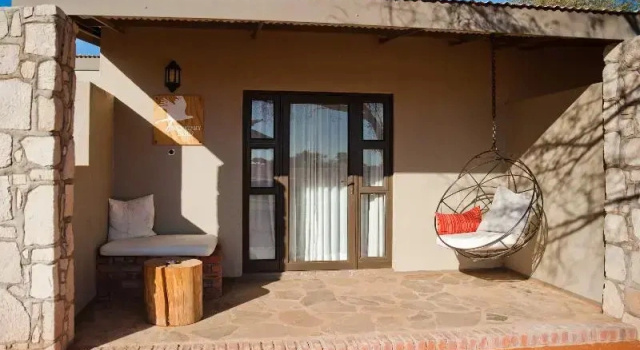 Трёхместный номер Standard с балконом Gondwana Kalahari Anib Lodge