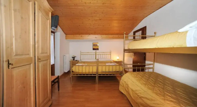 Трёхместный номер Standard Hotel Bucaneve