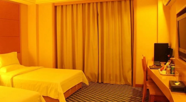 Hong Bao Fashion Hotel(Changan Vanke Wanda)(鸿宝时尚酒店（长安万科万达店）), Buchen Sie Hotel Changan Guangdong