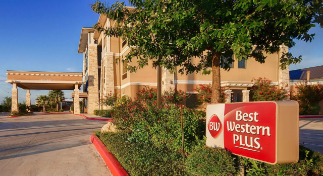 Best Western Plus Lytle Inn and Suites, Reserva ahora Hotel Lytle Texas