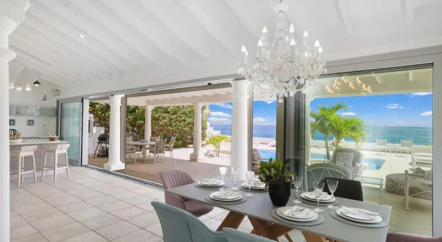 Коттедж La Perla Estate - 7 BR Luxury Beachfront Villa with utmost privacy