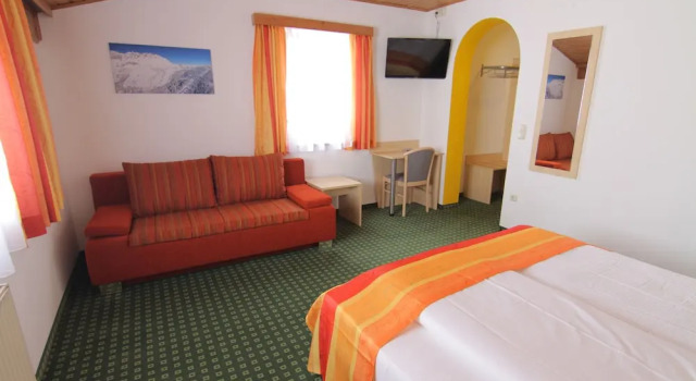 Трёхместный семейный номер Standard Hotel-Restaurant Bike&Snow Lederer