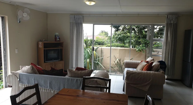 Двухместный семейный номер Standard c 1 комнатой Amakaya Backpackers Travellers Accommodation