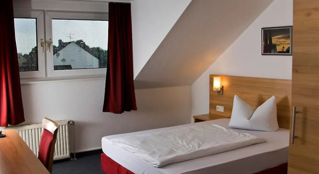 Airport Hotel Karsten