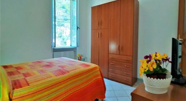 CASA Via Salita Monte, 98 - Cozy Private House with Two Bathrooms-Trekking Lovers - Town View