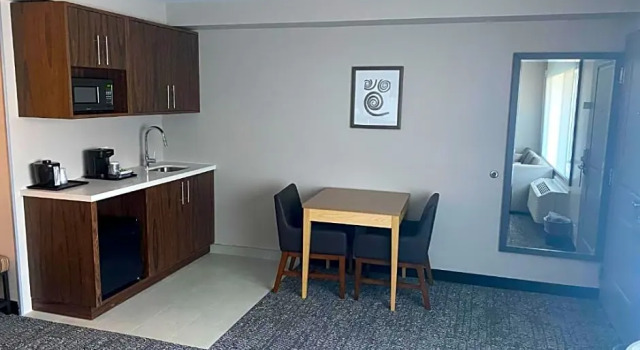 Двухместный люкс Country Inn & Suites by Radisson, Vallejo Napa Valley, CA