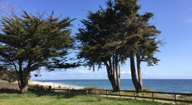 Коттедж Superbe maison dans un parc boise a 5 min a pieds de la mer