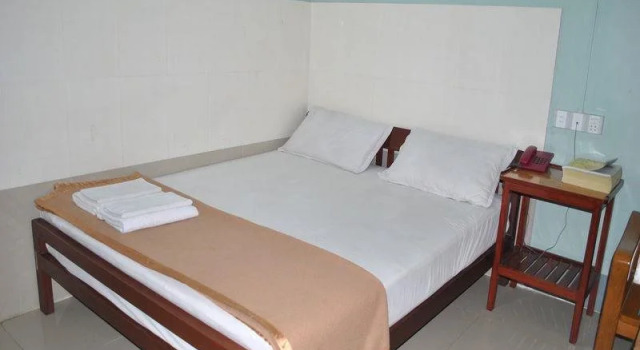 Royal Toe Hotel, Book Hotel Hlaing Township 