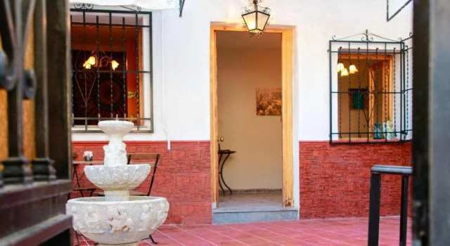 Alhacaba33 Bed & Breakfast, Забронировать Отель Гранада Granada Province, рядом с Музей народных традиций и искусств Los Tiros de Granada