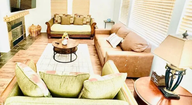 Cozy Home in Gated Country Club, Забронировать Дом для отпуска Индио Coachella Valley, рядом с Загородный клуб Indian Palms