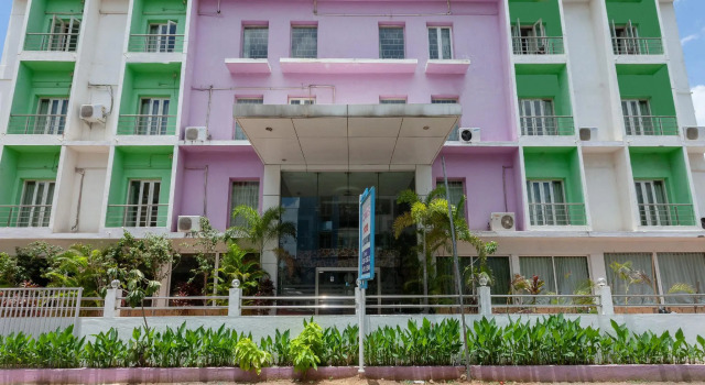 Люкс Lotels Hotel