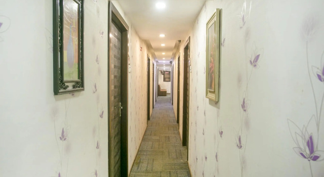 OYO 76149 Hotel Grand Inn
