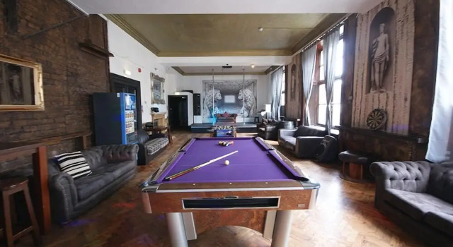 Апартаменты Party Palace Corner of Princes Street
