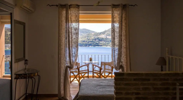 Студия Niovi Seaview Apartments