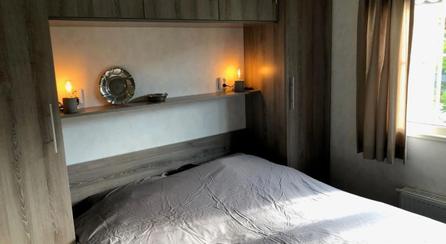 Comfortable chalet in a holiday park by the Wadden Sea