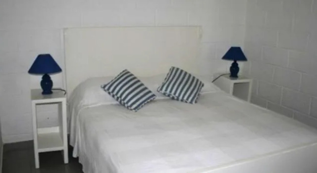 Sailing House La Marina