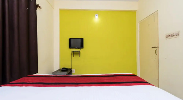 OYO 10919 Amar Raj Rooms