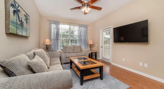 2301 Butterfly Palm Way - 201, Забронировать Отель Отели Фор Корнерз с бассейном, Бассейн