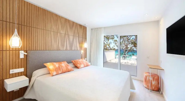 Двухместный номер с частичным видом на море Iberostar Waves Playa de Muro