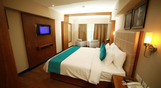 Люкс Deluxe Yash International Calicut