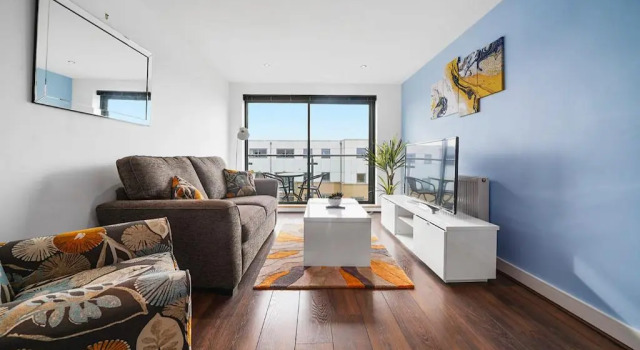 Stevenage's No1 Town Centre Apartment, Upto 5 People, With Free Car Park - Book Today, Забронировать Апартаменты/квартира Апартаменты Стивенидж, рядом с Stevenage Magistrates Court, Апартаменты/квартира