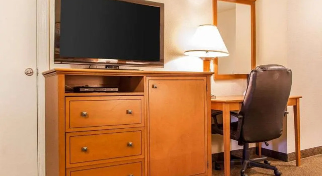 Шестиместный номер Standard Rodeway Inn Point Pleasant Beach