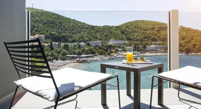 Двухместный номер Superior с балконом и с видом на море Hotel Kompas