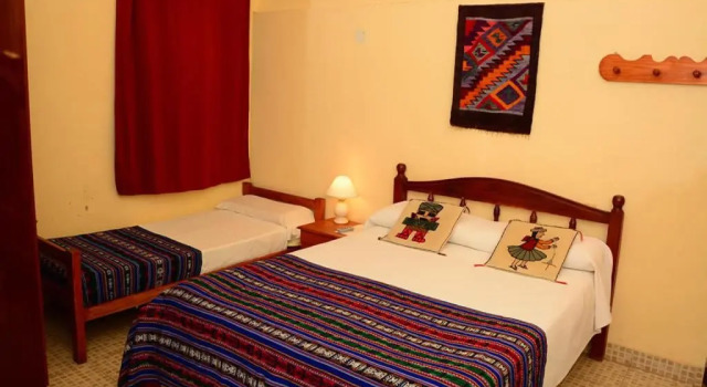 Четырёхместный номер Standard Hostal Yatasto