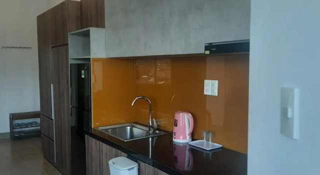 Апартаменты Deluxe OYO 1161 Puchin Hotel And Apartment